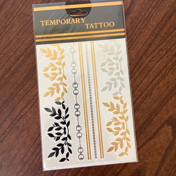 NWT TEMPORARY METALLIC LEAVES BODY TATTOOS - Picture 3 of 3